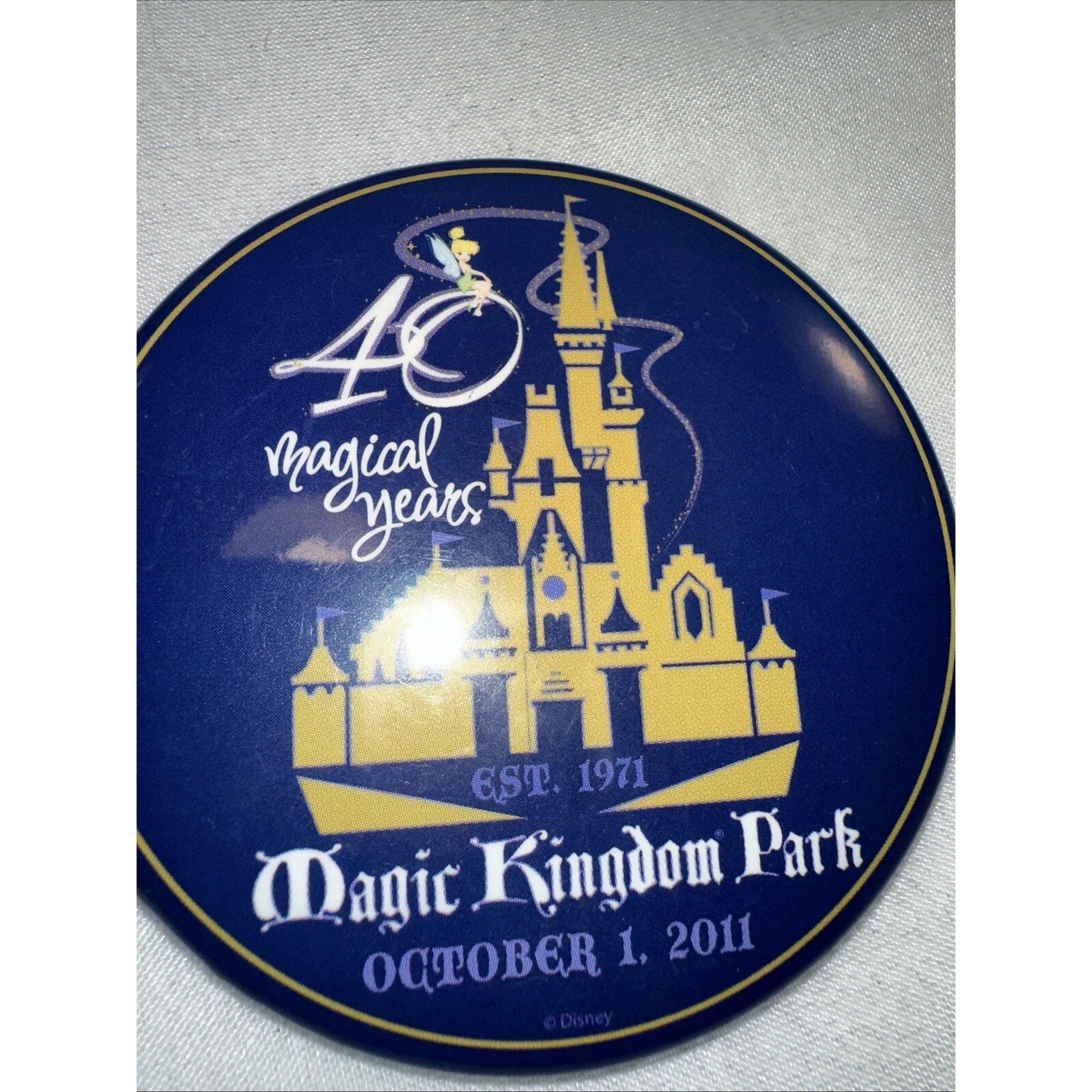 40 Magical Years October 2011 Magic Kingdom Park Collectible Disney Button 10$
